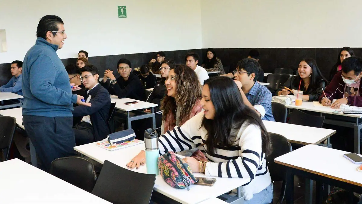 Clases en la UNAM_estudiantes